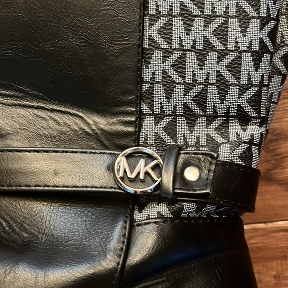Michael Kors Emma Jacquard 2 Black Boots Size 3 (Little Girl) - Picture 6 of 7